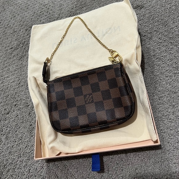 Louis Vuitton Mini Bag in Brown Checkered Pattern - Picture 5 of 10